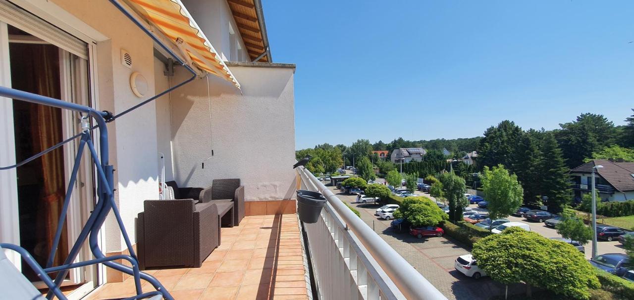 Bazsi Golden Beach Apartman Шіофок Екстер'єр фото