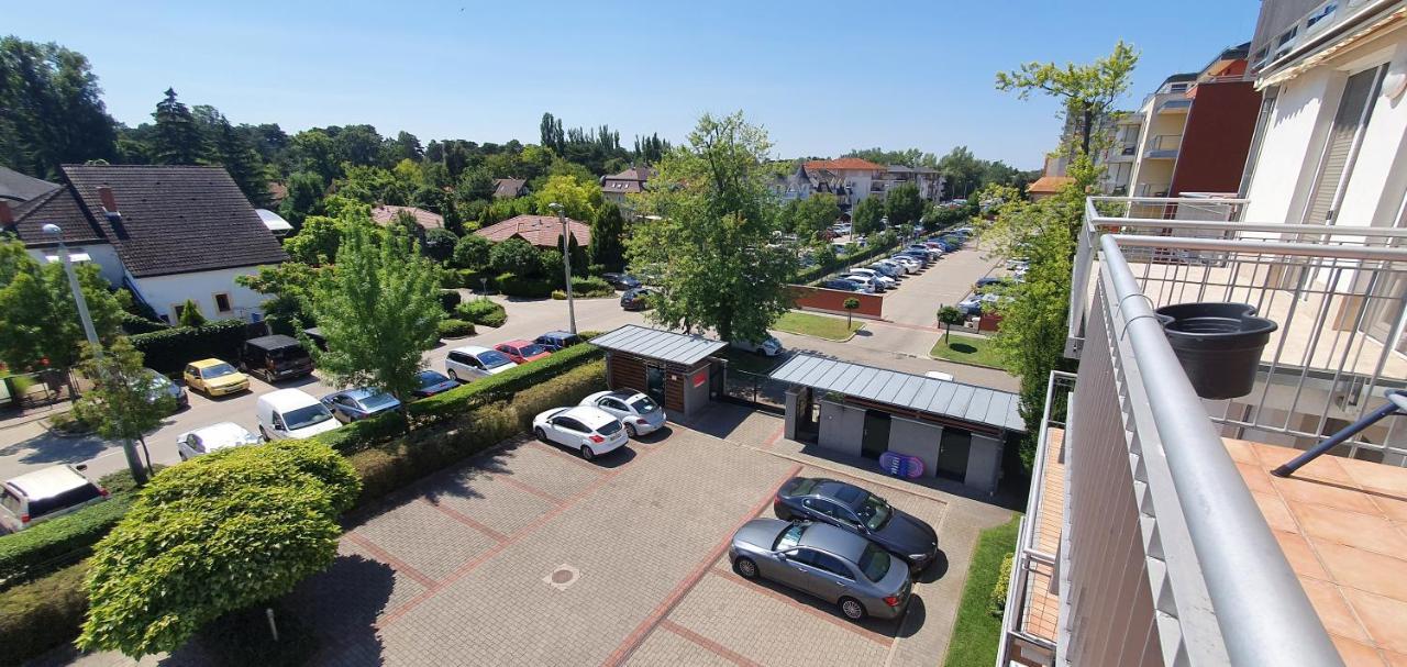 Bazsi Golden Beach Apartman Шіофок Екстер'єр фото